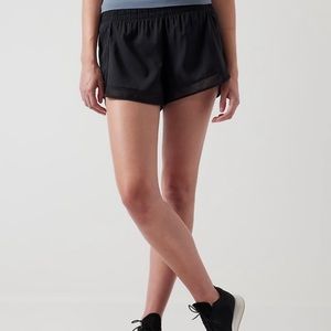 Athleta NWOT Mesh Racer Short 4 “ Black Size Medium